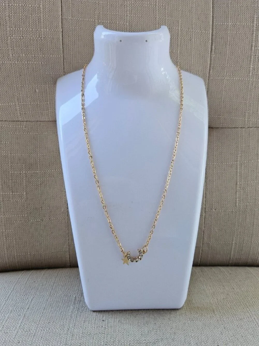 Crecent Moon Star pendant Necklace Gold Tone Fashion Jewelry Necklace New